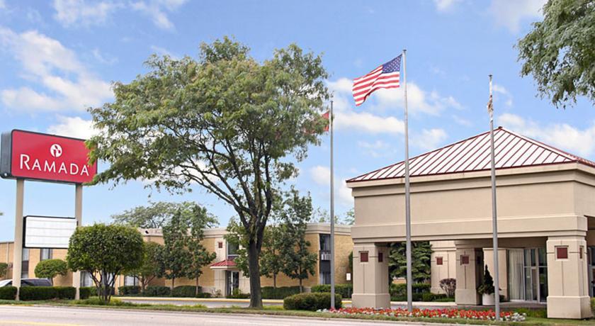 Отель Ramada Inn Waukegan Gurnee