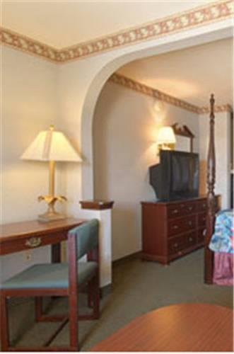 Отель Ramada Limited Ocean Springs