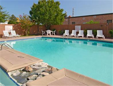 Отель Ramada Inn Alexandria