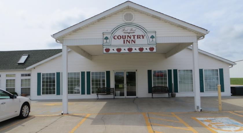 Отель Red Bud Country Inn