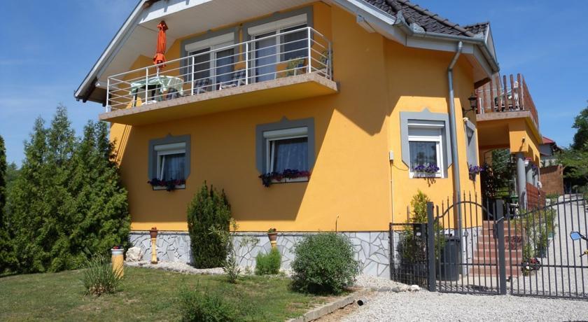 Апартаменты Apartment Balatongyorok 3