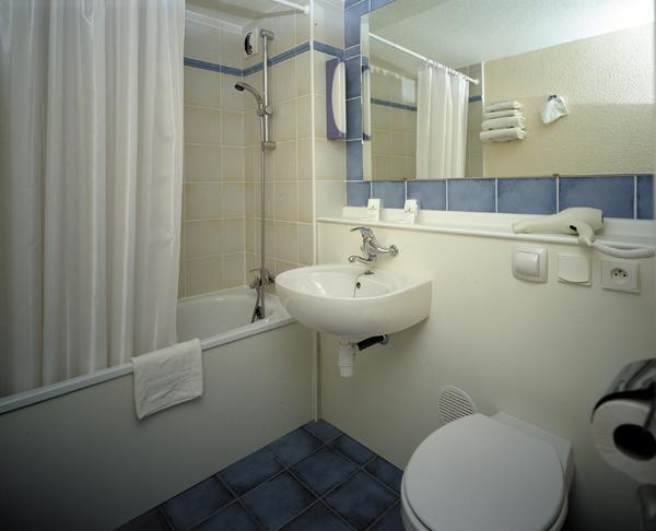 Отель Cestas Hôtel
