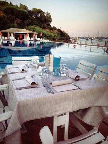 Отель Hotel Cala di Mola