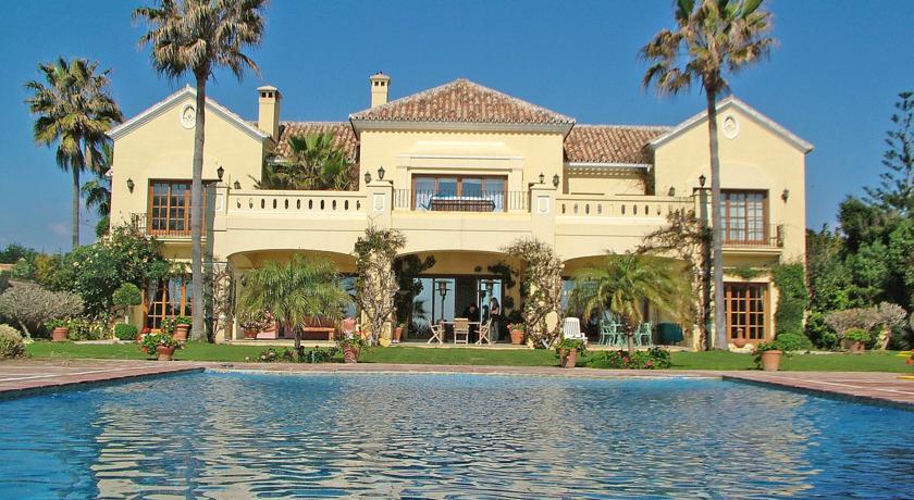 Вилла Beach Villa Guadalmina Baja