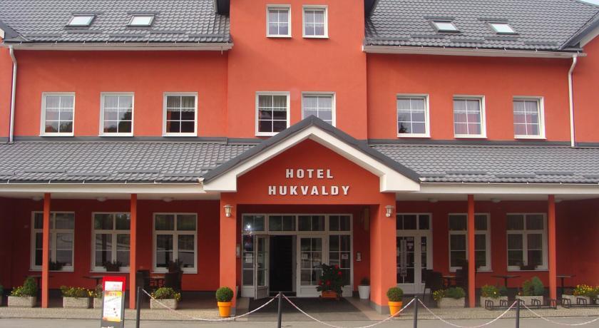 Отель Hotel Hukvaldy