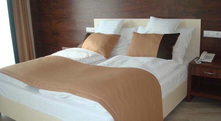 Отель Hotel Median Hajdúnánás