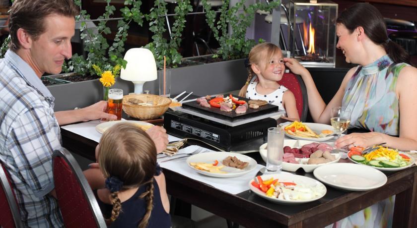 Отель Bungalowpark Schin op Geul