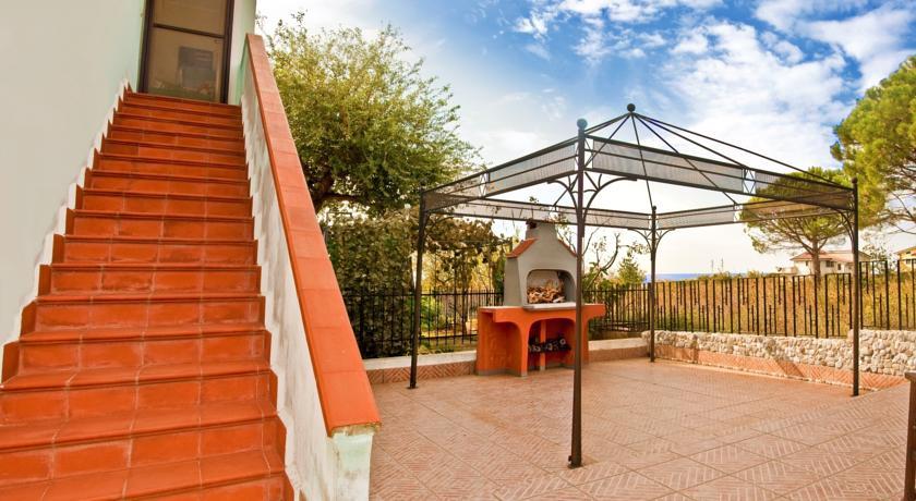 Апартаменты Scalea A Apartment