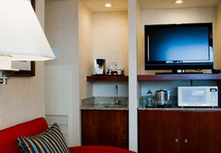 Отель Sheraton Suites Old Town Alexandria