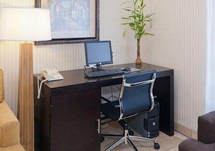 Отель Sleep Inn and Suites Bakersfield