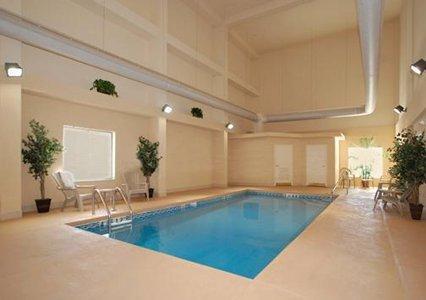 Отель Sleep Inn & Suites