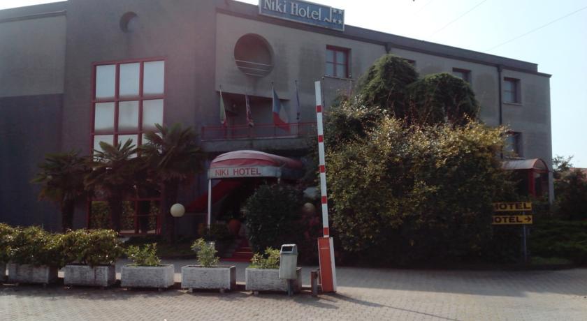 Отель Hotel Niki