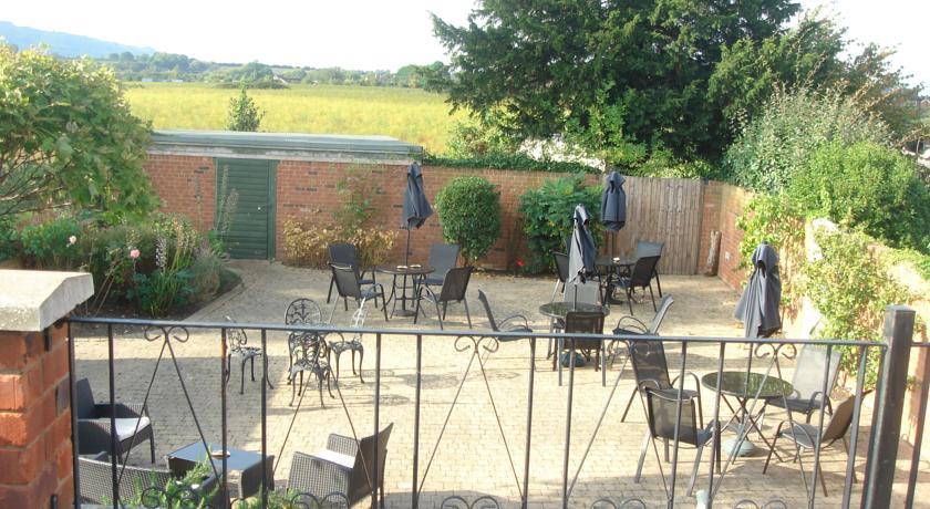 Отель Chequers Inn at Fladbury