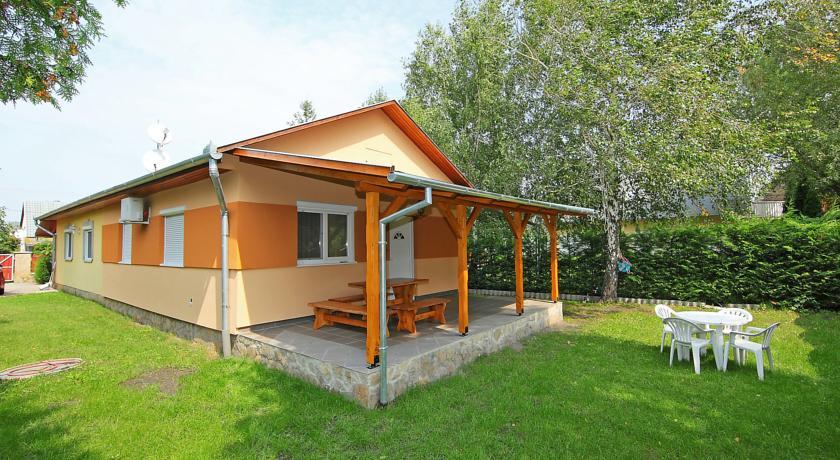 Апартаменты Holiday Home Balatonkeresztur 1