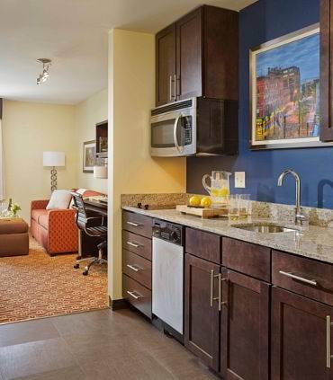 Отель TownePlace Suites Burlington Williston