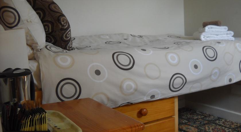 Отель Halfway House Inn