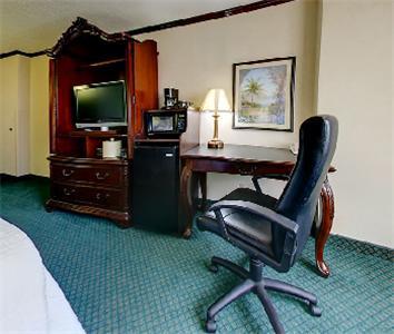Отель MCM Eleganté Hotel & Conference Center
