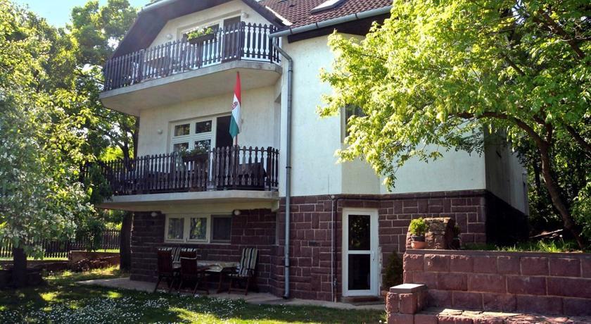 Апартаменты Apartment Balatonalmadi 1O