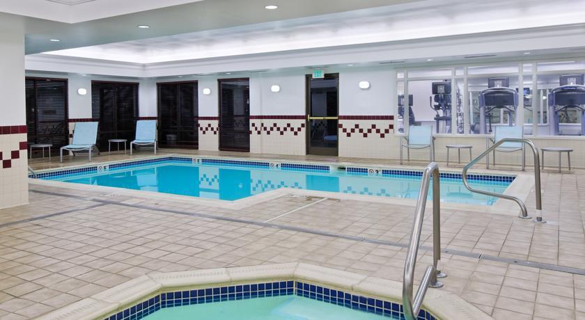 Отель SpringHill Suites Asheville