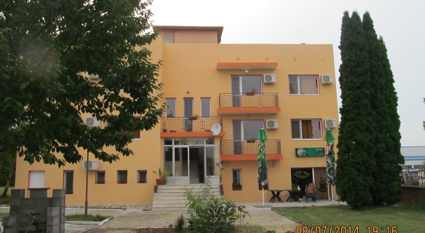 Отель Family Hotel Fresh