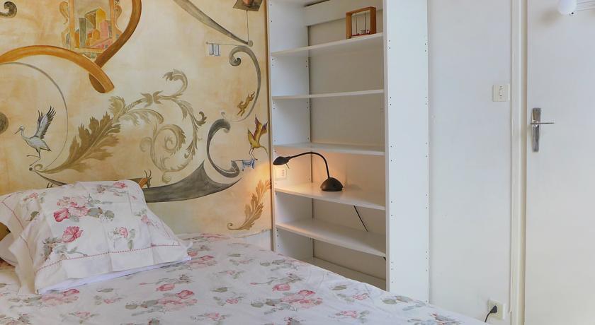 Apartment Porte St Louis