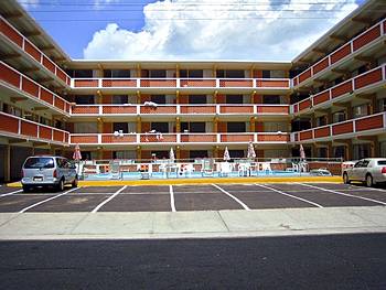 Отель Ascot Motel by the Boardwalk 