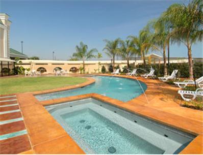 Отель Baymont Inn & Suites Alexandria