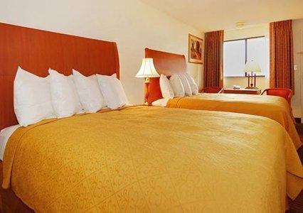 Отель Quality Inn & Suites Bakersfield
