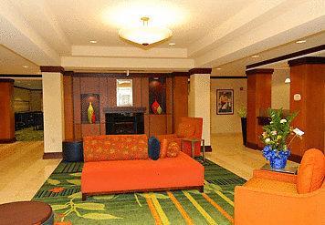 Отель Fairfield Inn & Suites Bedford
