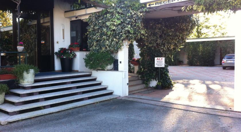 Отель Hotel Motel Moderno