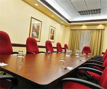 Отель Country Inn & Suites by Carlson Barstow