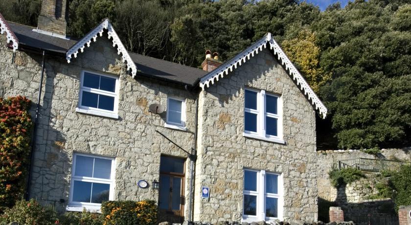 Апартаменты Shenstone Holiday Home