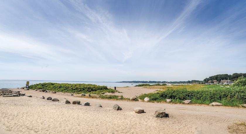 Апартаменты Holiday home Hejsager Strandby O-516