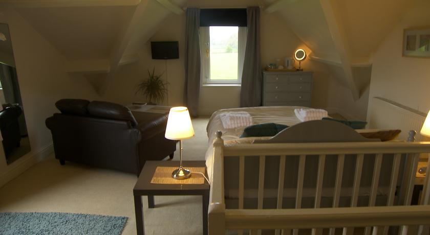Мини-отель Field View House B&B