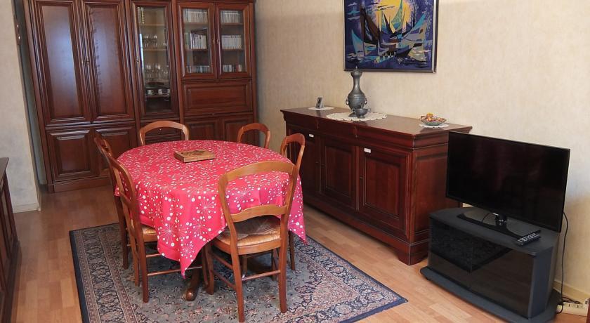 Апартаменты Holiday home Le Kremlin Bîcetre