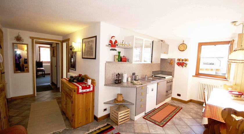 Апартаменты Crocus Halldis Apartment