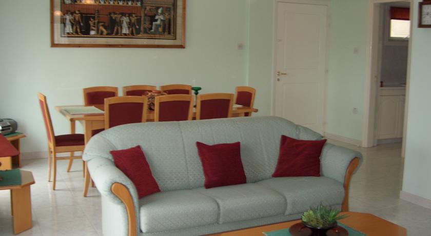 Апартаменты Simon Court 3