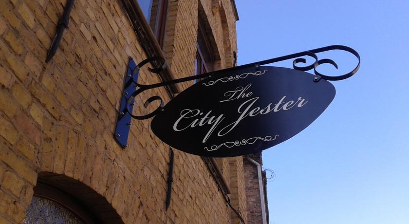 Отель Lodge The City Jester