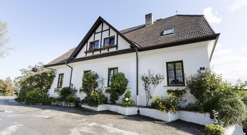 Апартаменты Winzerhof Petz - Weinberg Lodge
