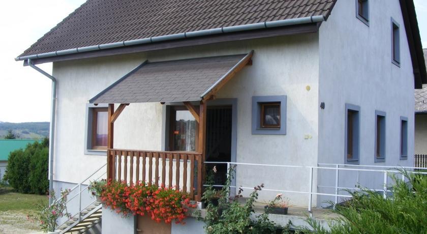 Апартаменты Holiday home Cserszegtomaj 1