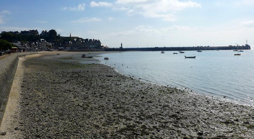 Апартаменты Holiday home Cancale