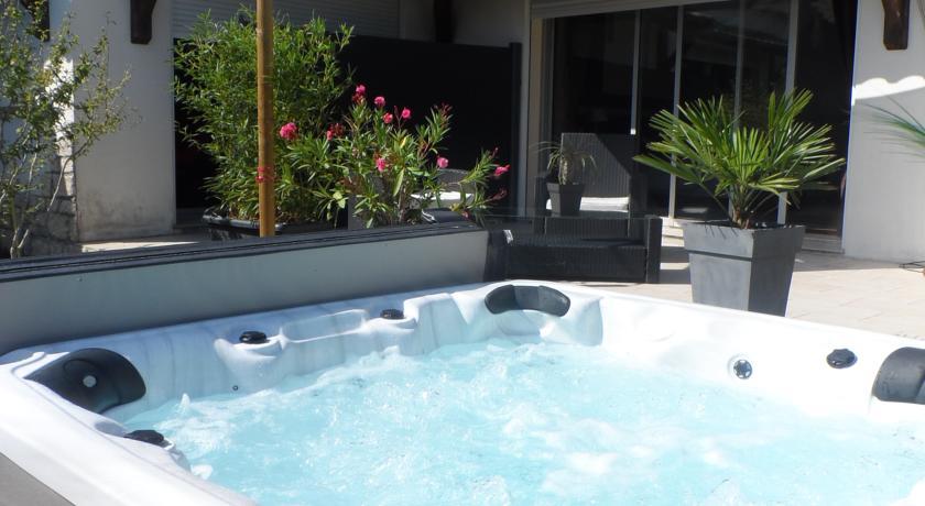 Мини-отель Bed and breakfast Mas Lou Souleil