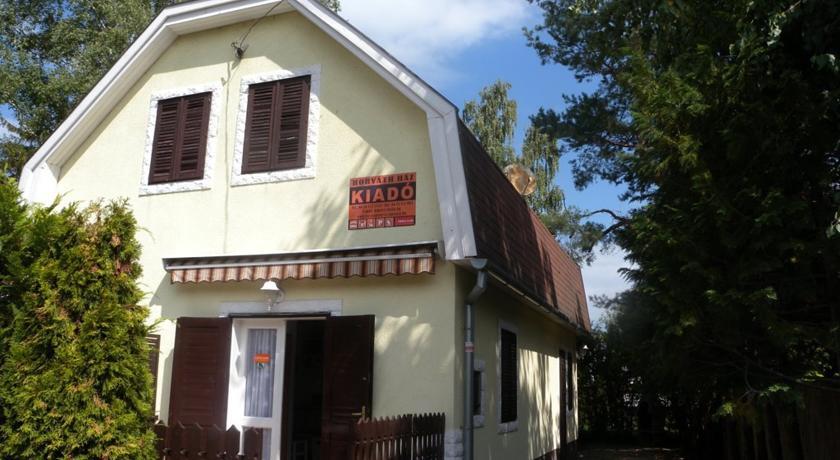 Апартаменты Apartment Balatonfenyves 1