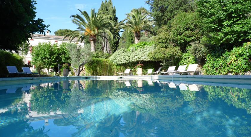 Вилла Villa La Guillaumiere