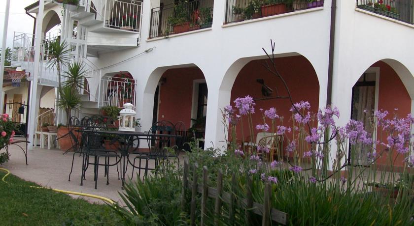 Мини-отель B&B La Casa Bianca