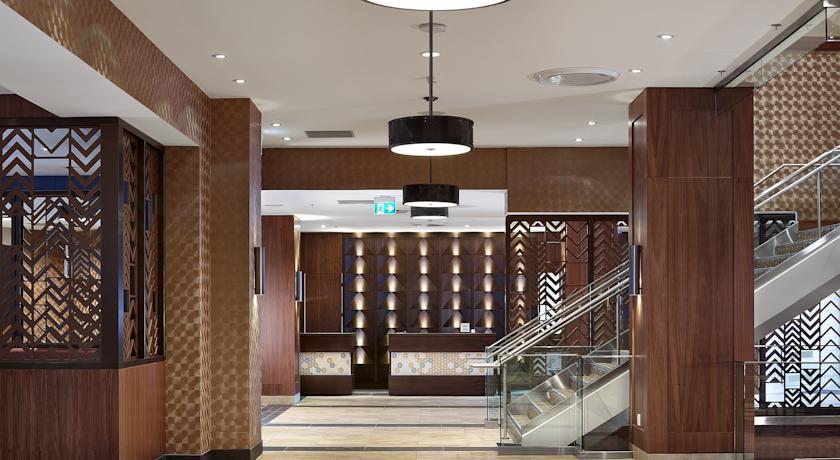 Отель DoubleTree by Hilton Hotel & Conference Centre Regina