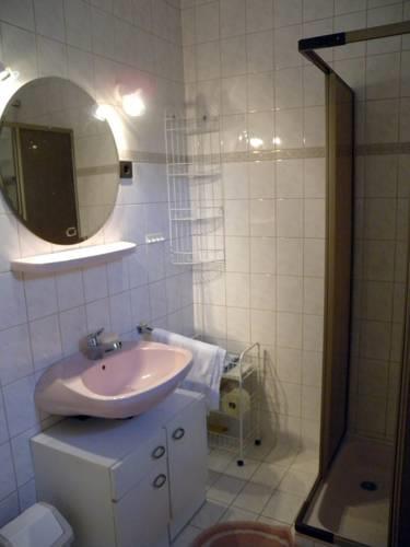Апартаменты Holiday Home Balatonalmadi 3