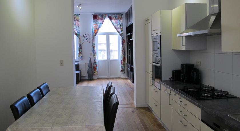 Apartment Tour & Taxis 3