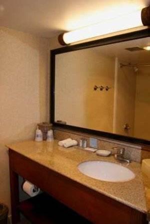 Отель Hampton Inn White Plains/Tarrytown