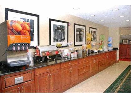 Отель Hampton Inn Stafford
